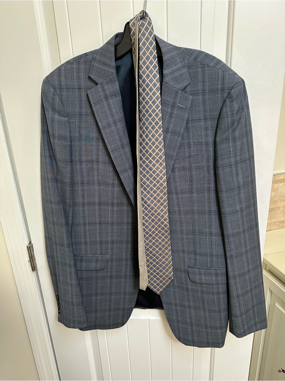 Calvin Klein Light Blue  Plaid Sport Coat with Navy Lining